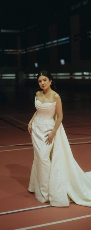 g_p_o_potret_prewedding_valencia_tanoe_dan_kevin_sanjaya_romantis_di_lapangan_badminton_kevin_sanjaya_valencia_tanoe-20230307-005-non_fotografer_kly